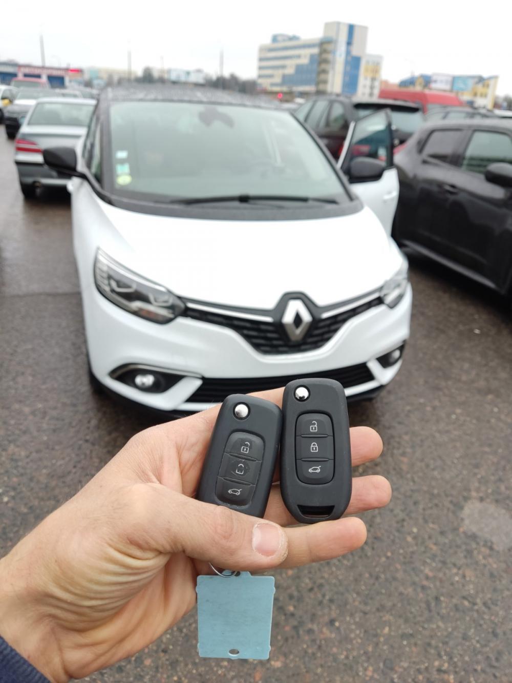 Renault Scenic (2018) - Программирование дополнительного чип-ключа